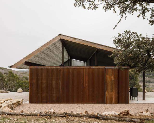 04 Corten shed and detached roof