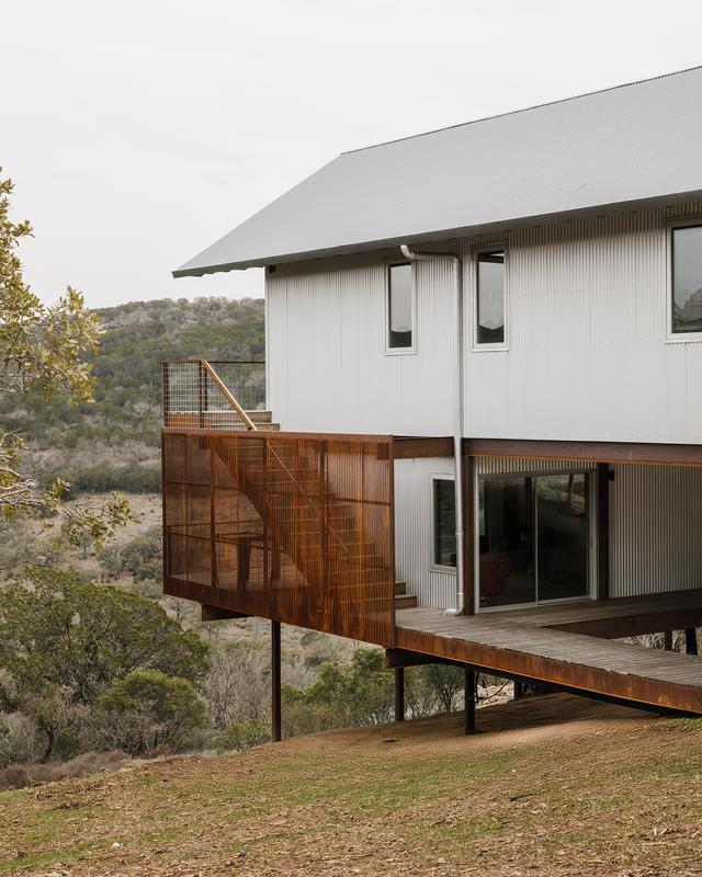 05 Exterior staircase